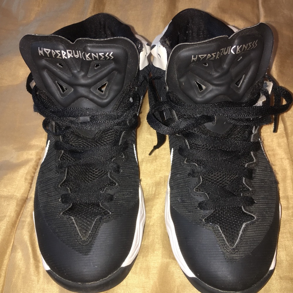 Nike Hyperquickness Basketball Shoes